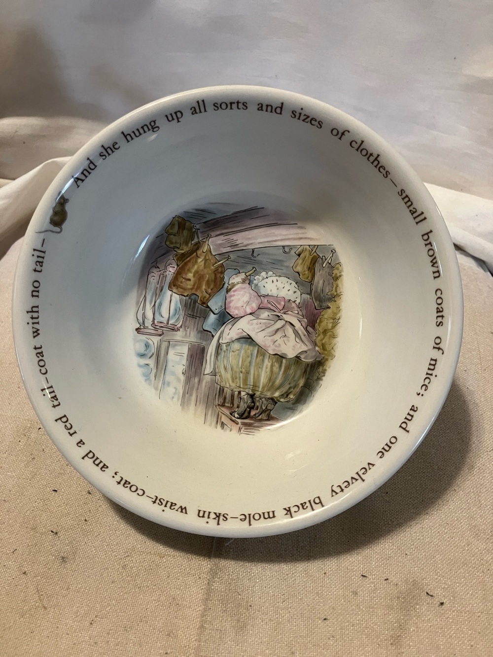 Wonderful older Wedgwood porcelian 5”5” circular cereal bowl with whimsical